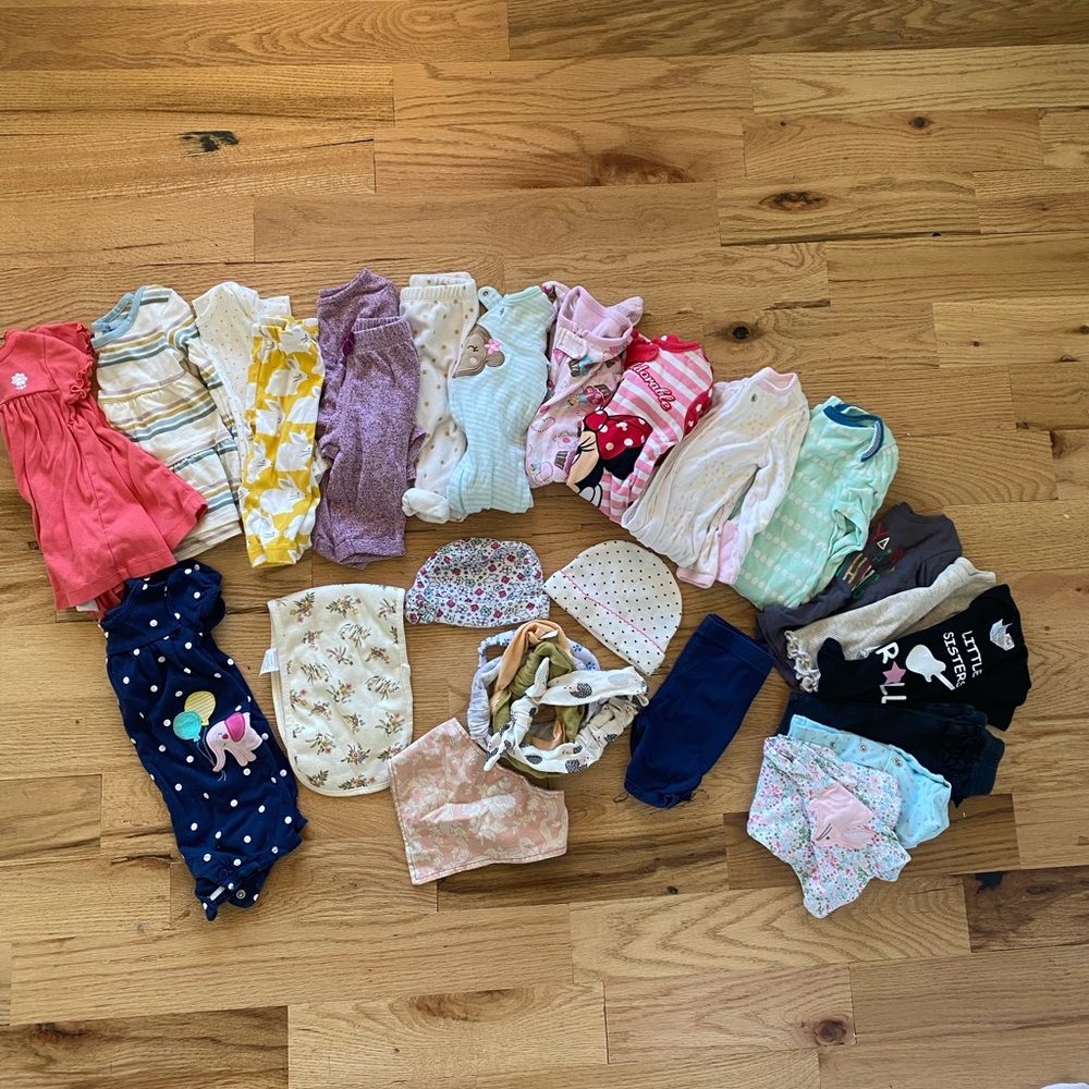 Bundle Lot of Baby Girl Clothes Newborn/ 0-3 months